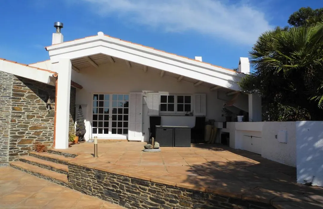 Casa con vistas y piscina-1